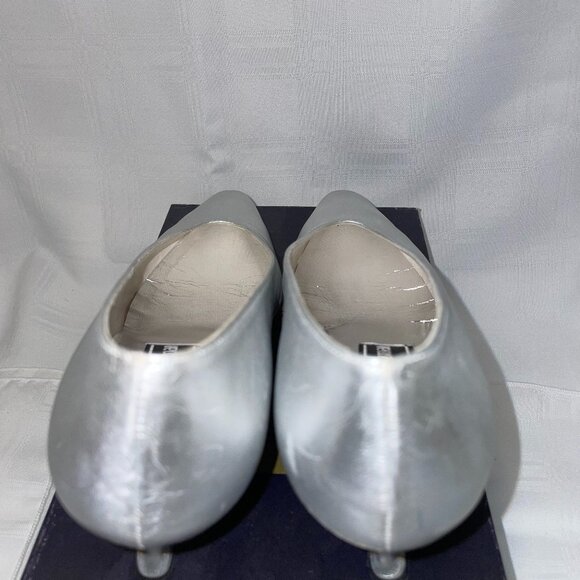 Stuart Weitzman Cornich Silver Satinato Kid; Silver; Pointed Toe Pump; 9 AA - Picture 2 of 4